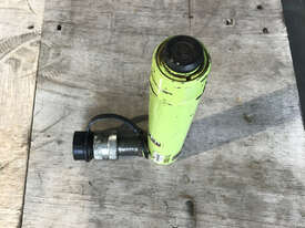 Larzep 5 Ton Hydraulic Ram Porta Power Cylinder SM00513 - picture1' - Click to enlarge