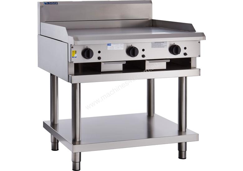 caption 900mm Griddle with legs & shelf