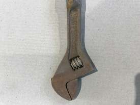  Urrea Podger Spud Handle Adjustbable Wrench 14 inch 712SC  - picture0' - Click to enlarge
