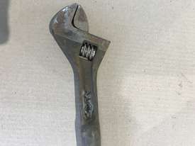  Urrea Podger Spud Handle Adjustbable Wrench 14 inch 712SC  - picture2' - Click to enlarge