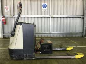 Electric Forklift Walkie Pallet WP Series 2010 - picture2' - Click to enlarge