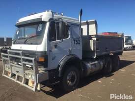 1994 Mercedes-Benz SK 2435 - picture2' - Click to enlarge