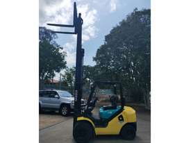2.5T Komatsu Container Entry (4.3m Lift, 3-Stg Mast) Diesel SideShift FD25-16 Forklift - picture2' - Click to enlarge