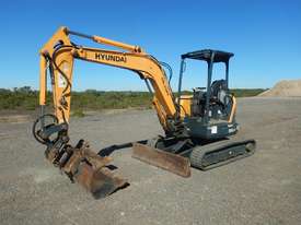2012 Hyundai Robex R35Z-9 Rubber Tracks - picture0' - Click to enlarge