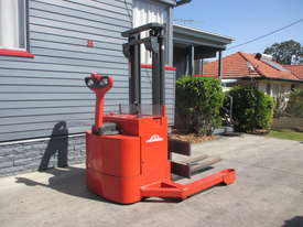 1.6 ton Cheap Walkie Electric Stacker - picture2' - Click to enlarge