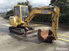 Komatsu PC35R-8 - picture0' - Click to enlarge