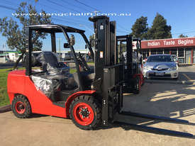 3.5 Tonne Dual Fuel Forklift  - picture0' - Click to enlarge