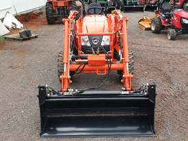 Kioti CK4210 tractor loader - picture0' - Click to enlarge