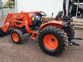 Kioti CK4210 tractor loader - picture2' - Click to enlarge