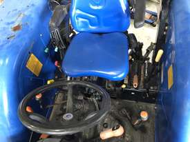 New Holland Tractor TT4.90 - picture2' - Click to enlarge