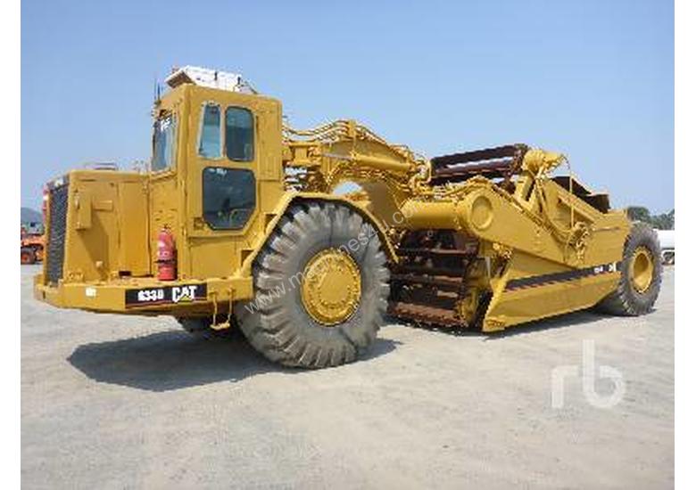 caption CATERPILLAR 633D Motor Scraper