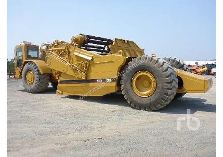 caption CATERPILLAR 633D Motor Scraper