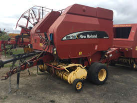 New Holland BR750 Round Baler Hay/Forage Equip - picture0' - Click to enlarge