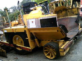 PF-22 mini paver , Blaw Knox , 2cyl diesel , widening screed , low hours - picture0' - Click to enlarge