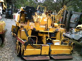 PF-22 mini paver , Blaw Knox , 2cyl diesel , widening screed , low hours - picture2' - Click to enlarge