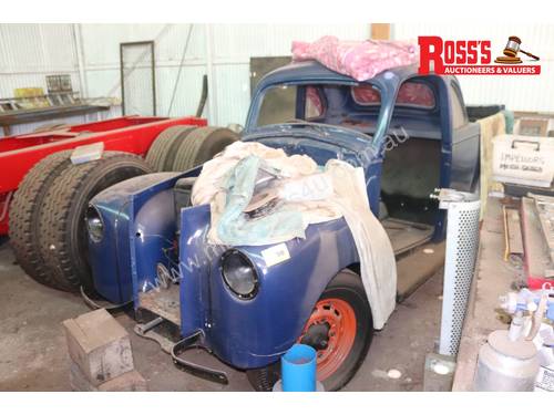 Fordson 1948 E93A Prefect Ute