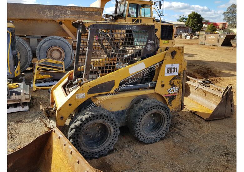 Used 2004 Caterpillar 226B Wheeled SkidSteers In , - Listed On Machines4u