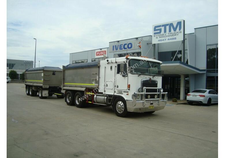 caption 2002 KENWORTH K104 TIPPER