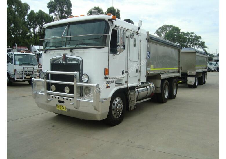 caption 2002 KENWORTH K104 TIPPER