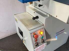 Metal Master Surface Grinder 400mm x 150mm magnetic chuck - picture1' - Click to enlarge