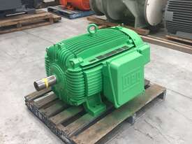 90 kw 120 hp 8 pole 740 rpm 415 volt WEG Mining IP66 AC Squirrel Cage Electric Motor Unused - picture0' - Click to enlarge