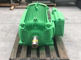 90 kw 120 hp 8 pole 740 rpm 415 volt WEG Mining IP66 AC Squirrel Cage Electric Motor Unused - picture1' - Click to enlarge