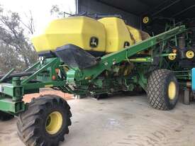 2005 John Deere 1910 340 Air Drills - picture0' - Click to enlarge