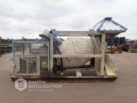 SKID MOUNTED CONCRETE AGITATOR - picture0' - Click to enlarge