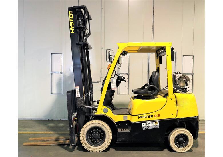 caption 2.5T LPG Counterbalance Forklift