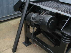 Heavy Duty Vibratory Soil Gravel Screener - picture1' - Click to enlarge