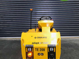 TOW TRACTOR Charlatte TE208   - picture0' - Click to enlarge