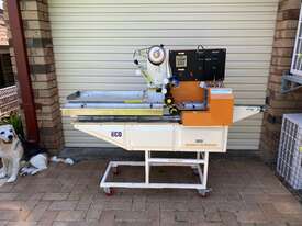 Table Top Horizontal Flow Wrap Machine - picture0' - Click to enlarge