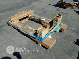 CATERPILLAR ENGINE STAND - picture1' - Click to enlarge