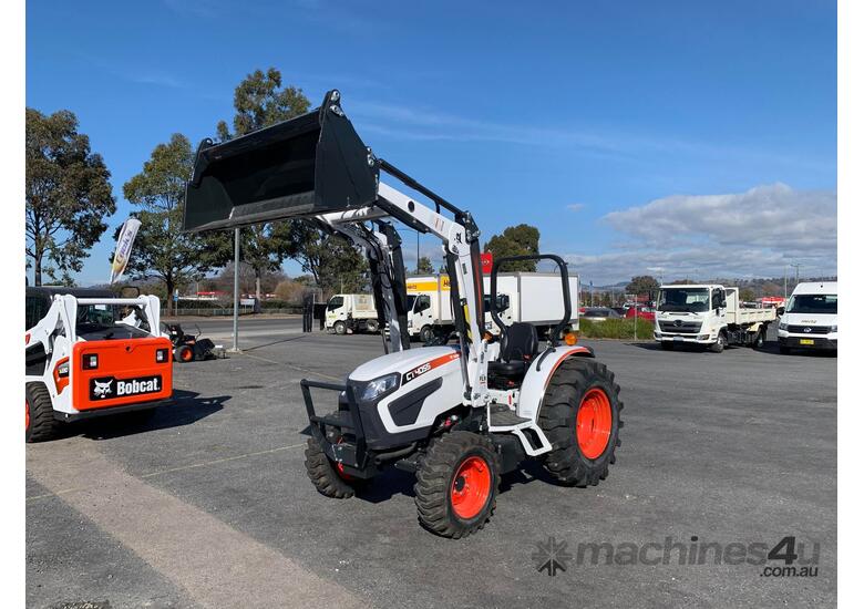 caption Bobcat Tractor CT4055 - 1.3T, 48L Tank Capacity