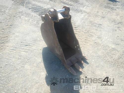 385mm Bucket to suit Excavator, Centers 300mm, Ears 200mm, Pins 50mm 