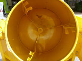 NEW BMAC 600 LITRE DIESEL CONCRETE MIXER - picture2' - Click to enlarge