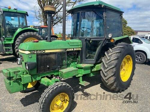 John Deere 2650 Utility Tractors