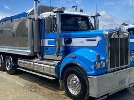 Kenworth T900 - picture0' - Click to enlarge