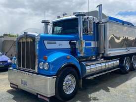 Kenworth T900 - picture1' - Click to enlarge