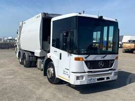 Mercedes-Benz Econic - picture0' - Click to enlarge