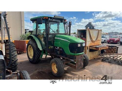 John Deere 5225