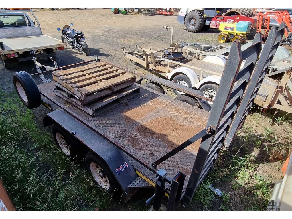 Used 2017 adzco 3 5t Machinery Plant Trailer Ramps & Loading in