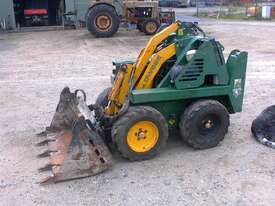 Kanga mini loader & trailer - picture2' - Click to enlarge