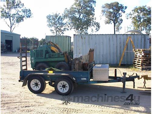 Kanga mini loader & trailer