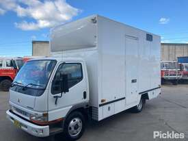 2004 Mitsubishi Canter 2.0 - picture0' - Click to enlarge