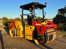 Dynapac CC224 Vibrating Roller Roller/Compacting - picture0' - Click to enlarge