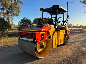 Dynapac CC224 Vibrating Roller Roller/Compacting - picture2' - Click to enlarge