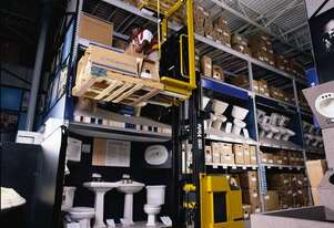 Yale Narrow Aisle Order Picker