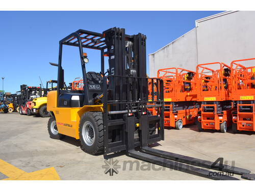 UN Forklift 5T - Excess Stock Available Now!