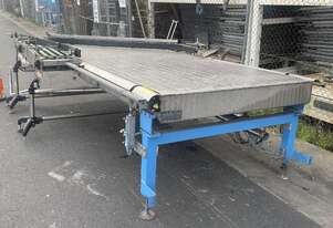 Stainless plastic link belt conveyor system bottling product accumulator merge